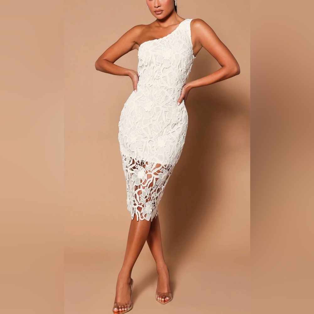 Elegant Nova Luxe White Lace Dress